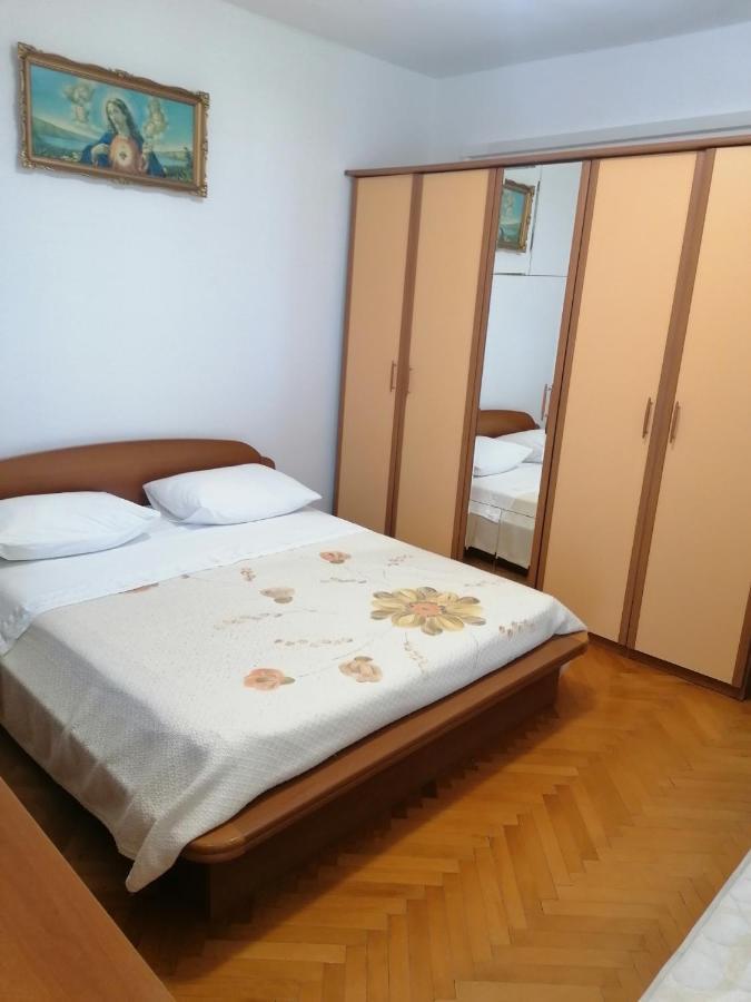 Apartments And Rooms Tomas Podstrana Luaran gambar