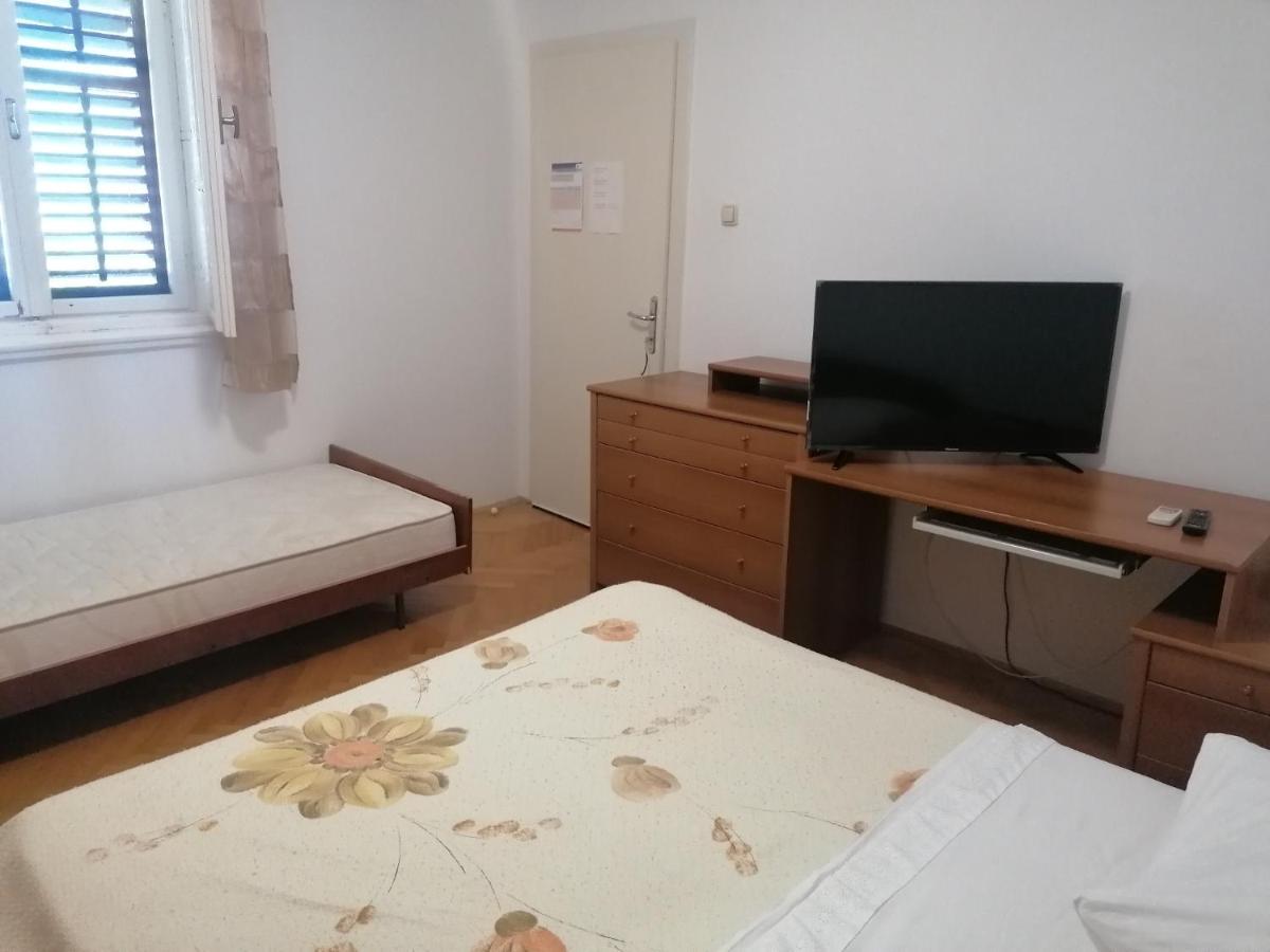 Apartments And Rooms Tomas Podstrana Luaran gambar