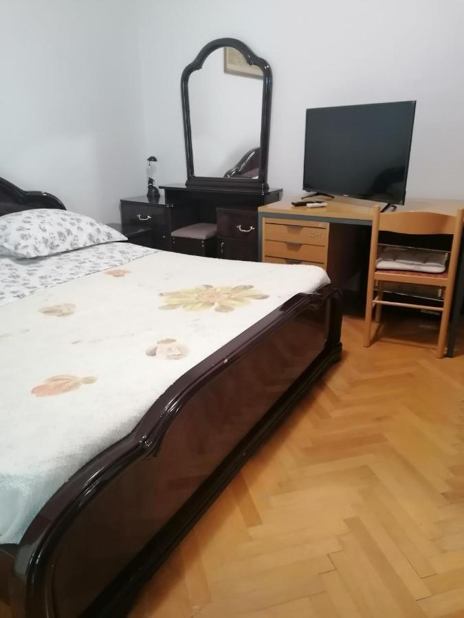 Apartments And Rooms Tomas Podstrana Luaran gambar