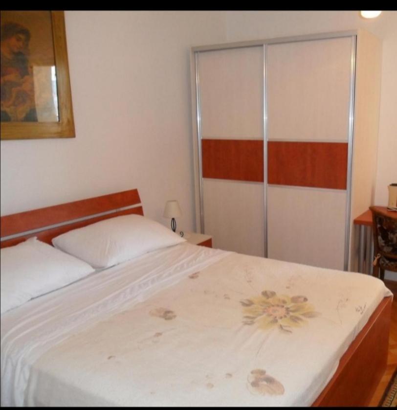 Apartments And Rooms Tomas Podstrana Luaran gambar
