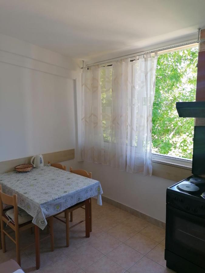 Apartments And Rooms Tomas Podstrana Luaran gambar