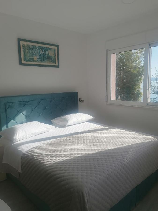 Apartments And Rooms Tomas Podstrana Luaran gambar