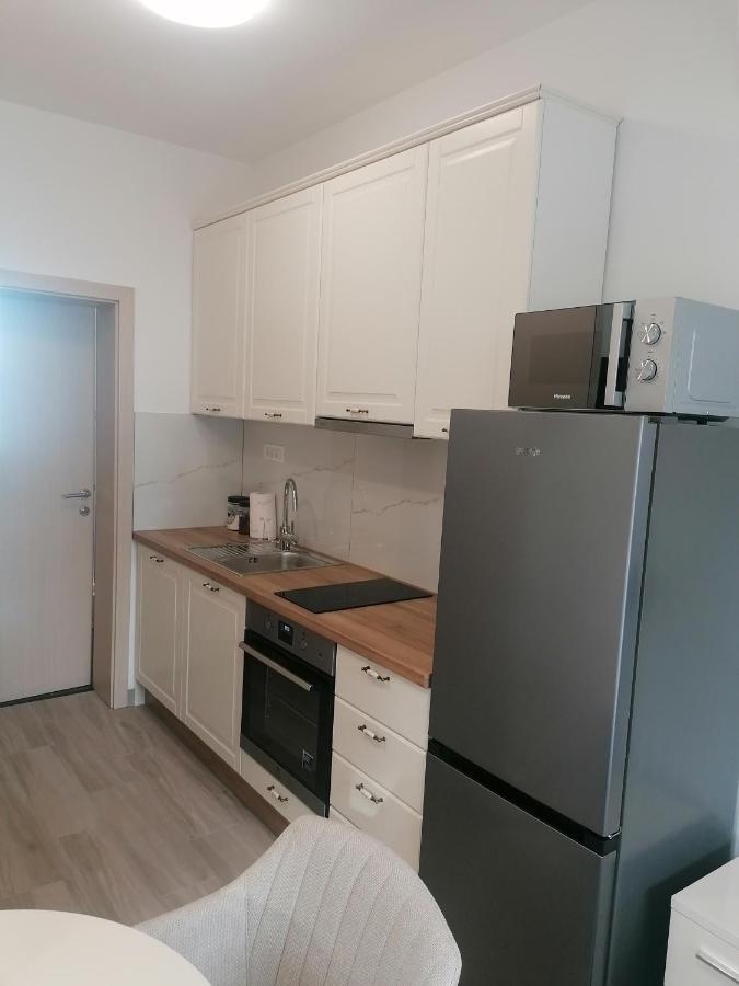 Apartments And Rooms Tomas Podstrana Luaran gambar
