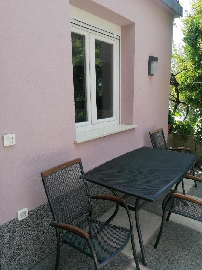 Apartments And Rooms Tomas Podstrana Luaran gambar