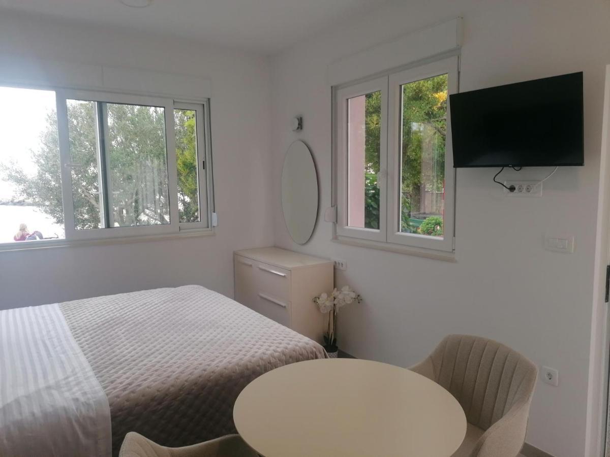 Apartments And Rooms Tomas Podstrana Luaran gambar