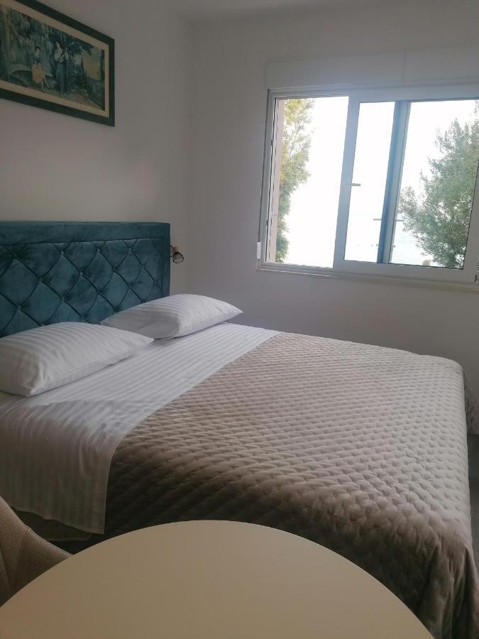 Apartments And Rooms Tomas Podstrana Luaran gambar