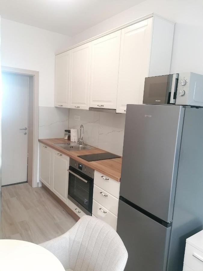 Apartments And Rooms Tomas Podstrana Luaran gambar