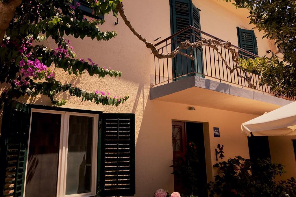 Apartments And Rooms Tomas Podstrana Luaran gambar