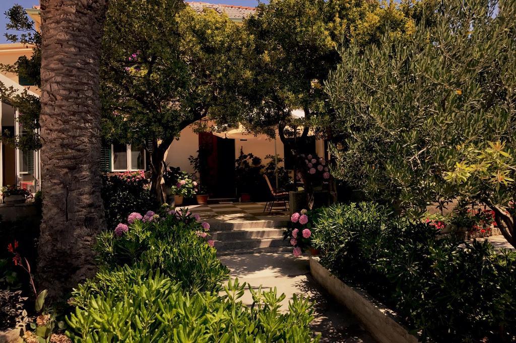 Apartments And Rooms Tomas Podstrana Luaran gambar
