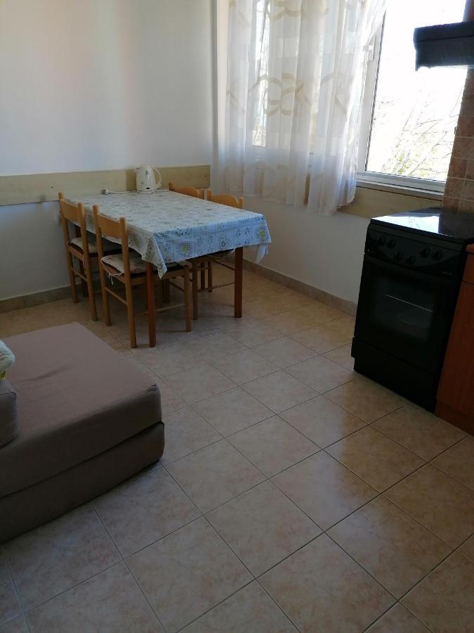 Apartments And Rooms Tomas Podstrana Luaran gambar