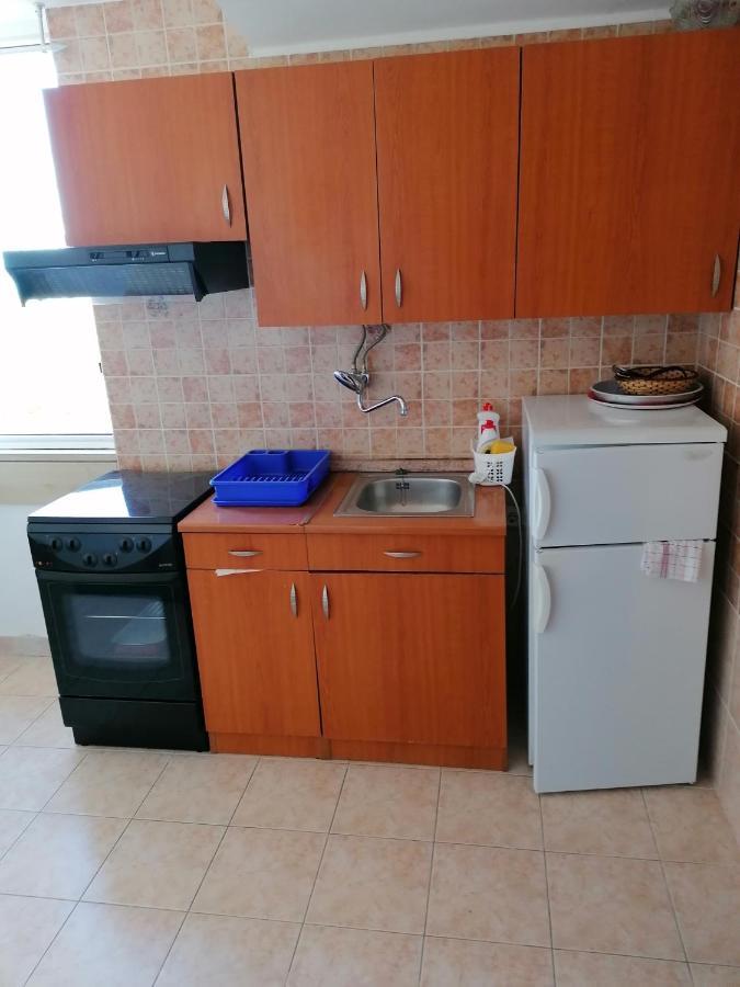 Apartments And Rooms Tomas Podstrana Luaran gambar