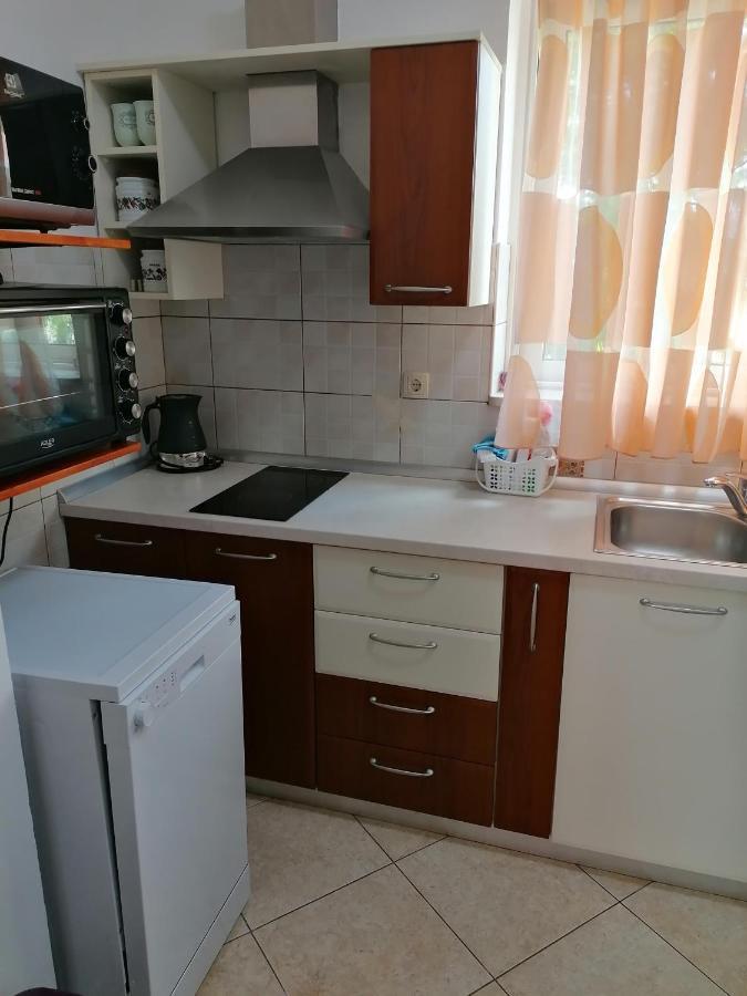 Apartments And Rooms Tomas Podstrana Luaran gambar