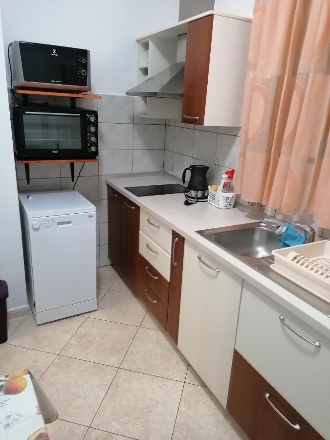 Apartments And Rooms Tomas Podstrana Luaran gambar